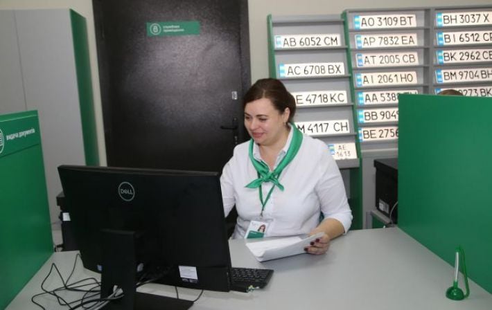 Креатив на дорогах: МВД назвало самые забавные и дерзкие именные номера водителей за 2025 год