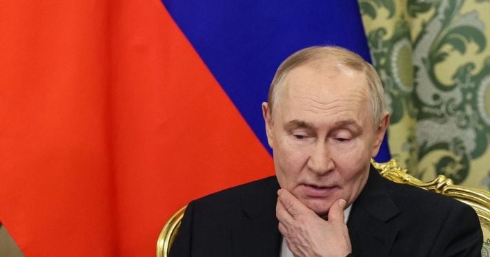 Путин обещает помощь лидеру, которого ранее угрожал «уничтожить»