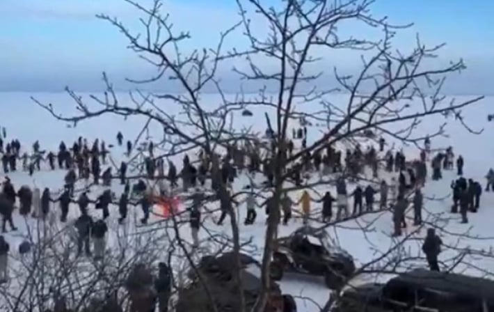 Спасатели призвали украинцев не устраивать "вечеринки" на льду