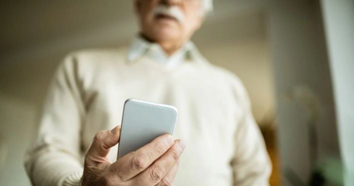 Мошенники «охотятся» на пенсионеров: как не попасть в опасную ловушку