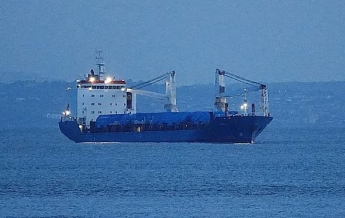 Стояло над кабелями: британские военные выгнали судно РФ из своих вод