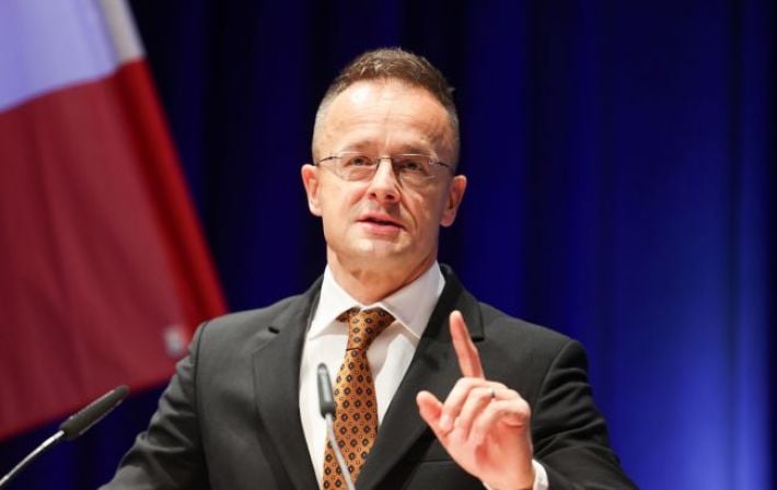 Венгрия продолжает конфликт с Украиной: к Орбану подключился Сийярто