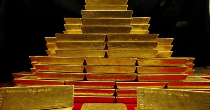 Водитель областного ТЦК задекларировал золотые слитки после увольнения