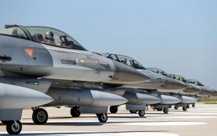 Защита Балтии: НАТО призывает Турцию ускорить развертывание F-16 из-за российских провокаций