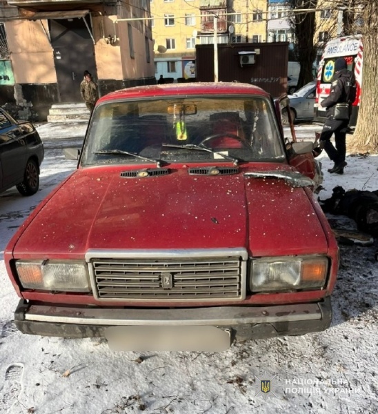  В результате взрыва он получил тяжёлые травмы и погиб на месте.