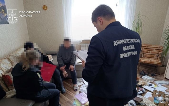 Пытки вместо опеки: в Днепре разоблачили супругов, годами издевавшихся над шестерыми сиротами