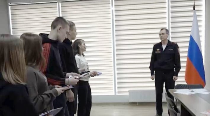 Коллективная ответственность в оккупации: за что детей в Мелитополе могут лишить российского гражданства