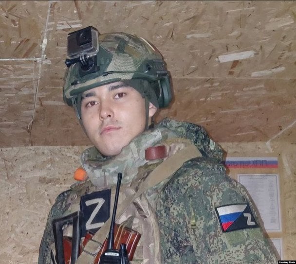 18-річних тофаларів Андрія Холямоєва та Сергія Токуєва, які загинули у війні проти України 8