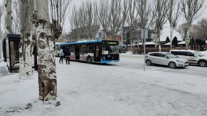"Прождала 45 минут в такой холод" - так выглядит график транспорта в  оккупированном Мелитополе
