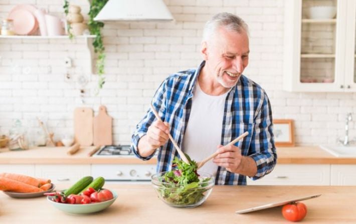 Рацион долголетия 50+: названы 5 суперфудов, останавливающих воспаление у мужчин