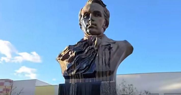В Сербии облили краской памятник Шевченко: Украина требует расследования акта вандализма