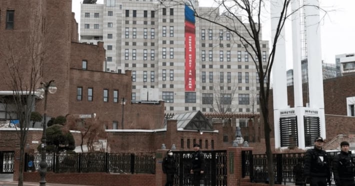 В Сеуле вспыхнул скандал вокруг посольства РФ: чем все закончилось