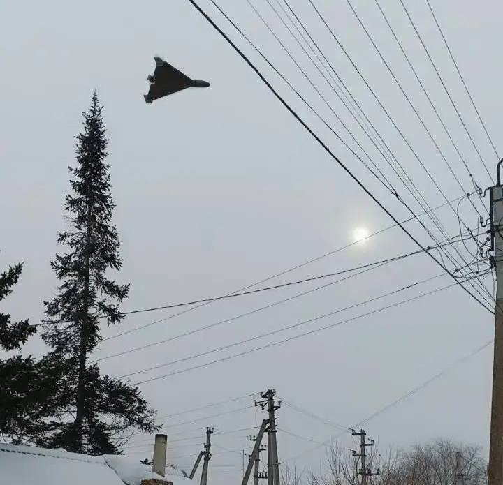 Він зазначив, що «Шахеди» атакують Татарстан, і додав, що регіон міг би бути багатим на ресурси, але «обрав свій шлях».