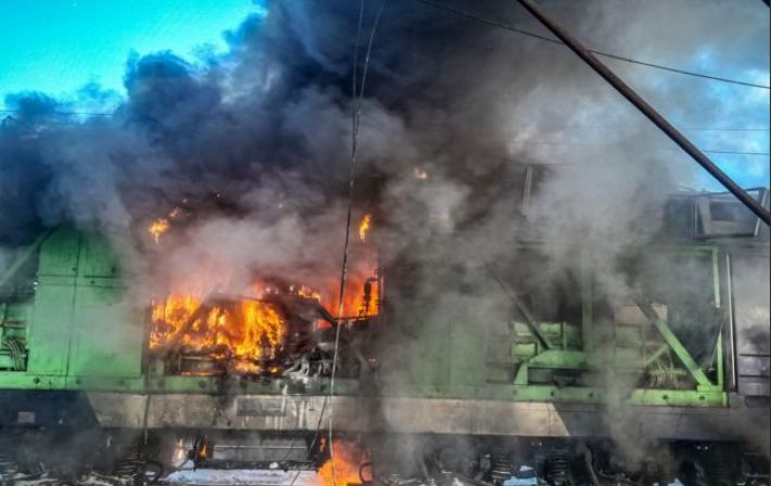 Железнодорожный террор: РФ атаковала поезда и депо в Днепропетровской и Сумской областях