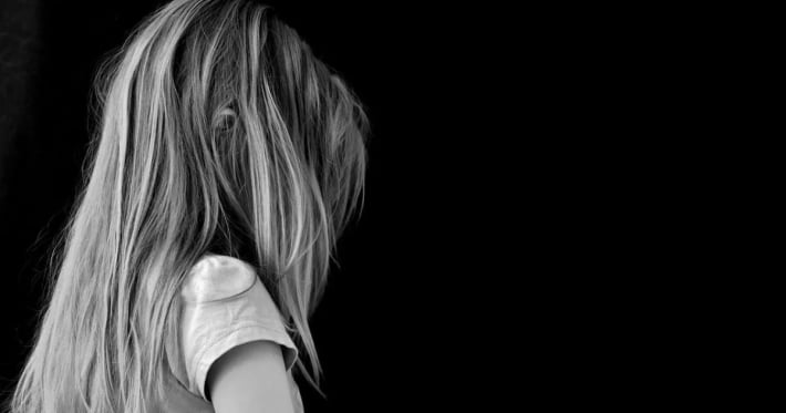 Заманил в машину и удерживал: новые подробности похищения 13-летней школьницы в Черновцах