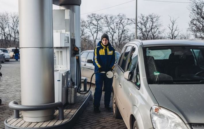Ажиотаж спадает: Свириденко успокоила украинцев по поводу ситуации с топливом на АЗС