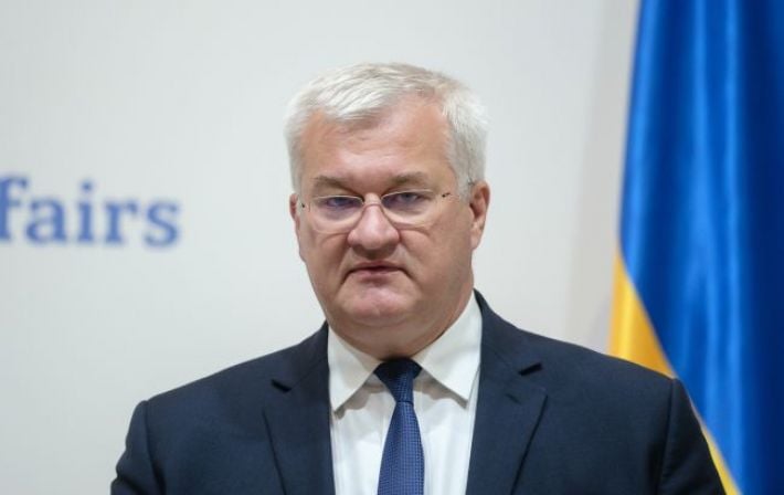 «Государственный бандитизм» и угрозы санкциями: дипломатический конфликт между Украиной и Венгрией перешел в уголовную плоскость