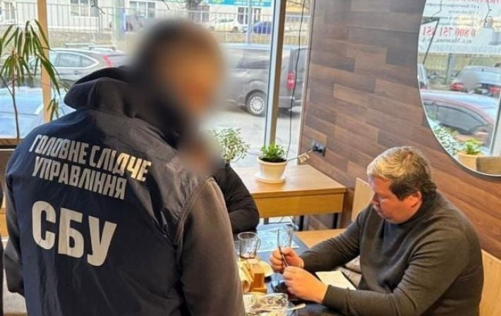 Элитная древесина за взятки: СБУ задержала главу харьковской «Батькивщины» на многомиллионной схеме