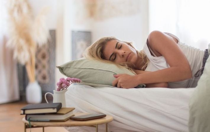 Гормональный шторм и бессонница: почему женщины после 40 теряют спокойный сон и как это исправить