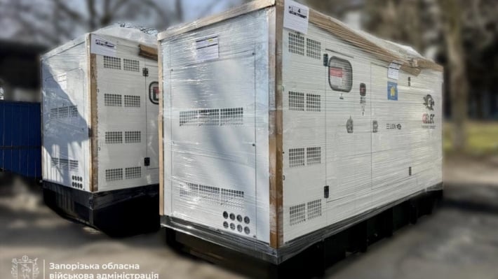 Больницы Запорожской области получили новые генераторы и инверторы от международных партнеров