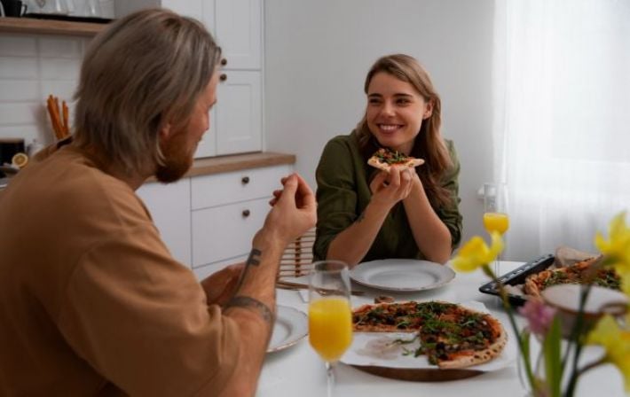 Метаболический вечер: 4 привычки после 17:00, которые радикально улучшают самочувствие