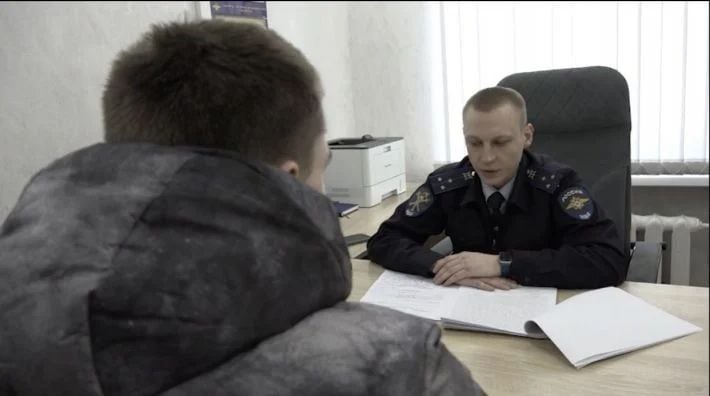 Оккупанты в Мелитополе судили подростков-курьеров, которые обманывали пенсионеров