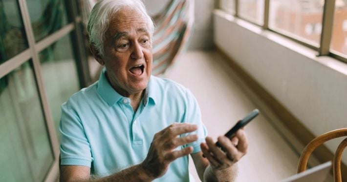 Пенсии с 1 апреля повысят не всем: кому из работающих пенсионеров пересчитают выплаты