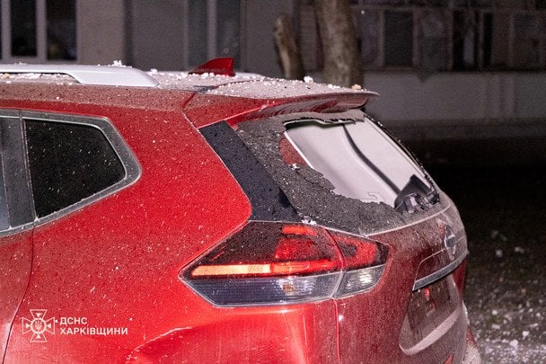 Рятувальники уточнили, що пожежі після удару не виникло.