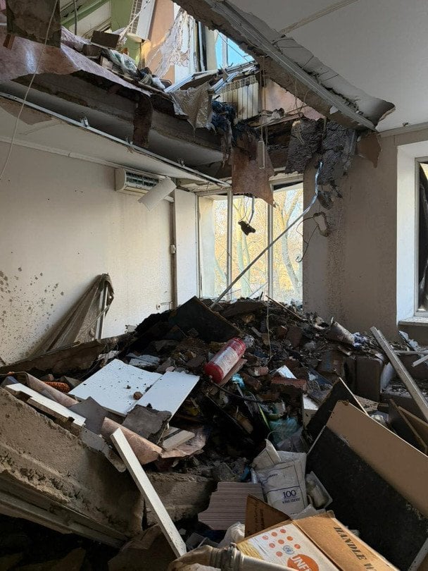 всего 33 женщины, из которых 22 — роженицы, а также 19 новорожденных. 4