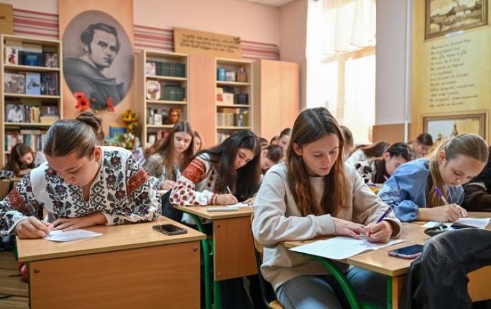 «Штрафной» фейк: в полиции объяснили, будут ли автоматически наказывать родителей за пропуски уроков в 2026 году