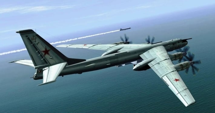 Стратегическая авиация РФ на грани: эксперт объяснил, что стоит за массированными ударами