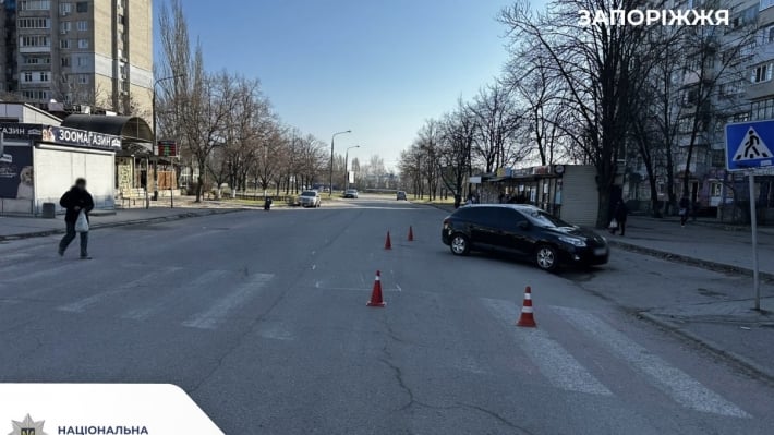 В Запорожье произошло столкновение автомобиля и мотоцикла: пострадал несовершеннолетний