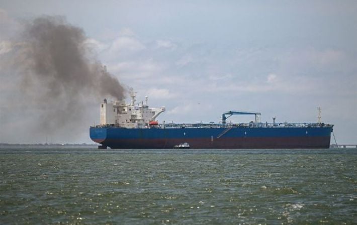 Взрыв у Босфора: неизвестный дрон атаковал подсанкционный танкер с российской нефтью