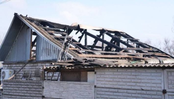 Запорожье атаковали вражеские дроны: ранена женщина, есть разрушения (фото)