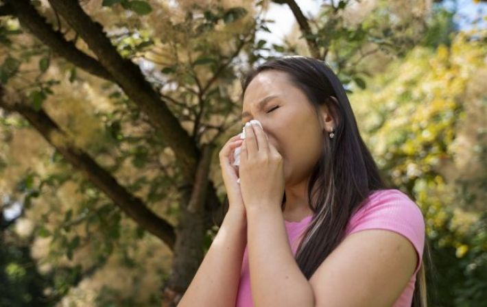 Сезон удушья: врачи предупредили о пике агрессивного цветения в Украине