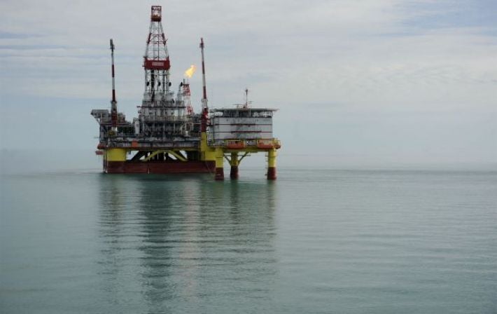 Достали за 1000 километров: ВСУ ударили по буровым платформам РФ в Каспийском море