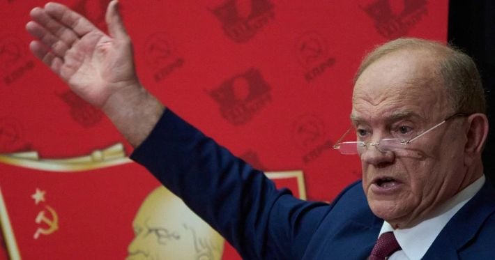 Главный коммунист РФ предупредил о риске новой революции осенью