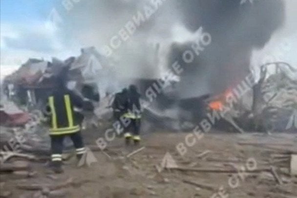 По информации мэра Игорь Терехов и главы Харьковской областной военной администрации Олег Синегубов, один из раненых мужчин умер в больнице. 6