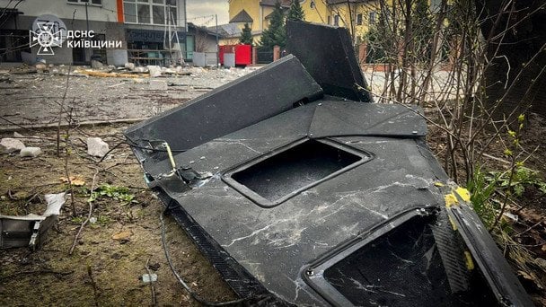 За його словами, відомо щонайменше про одного загиблого та вісьмох постраждалих.