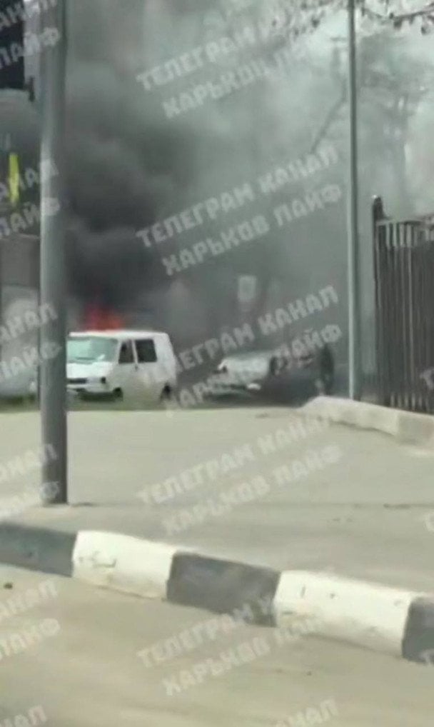 По информации мэра Игорь Терехов и главы Харьковской областной военной администрации Олег Синегубов, один из раненых мужчин умер в больнице.