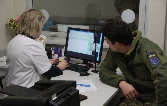 Медицинский коллапс в учебных центрах: сотни мобилизованных госпитализированы с пневмонией из-за нехватки врачей