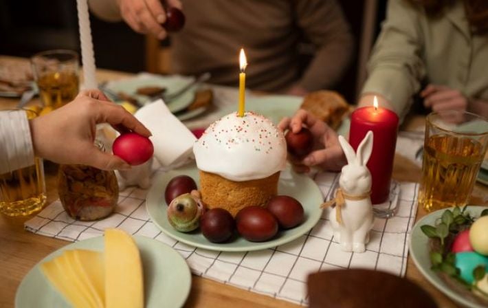 Не просто «переедание»: 8 тревожных симптомов после пасхального стола, которые нельзя игнорировать