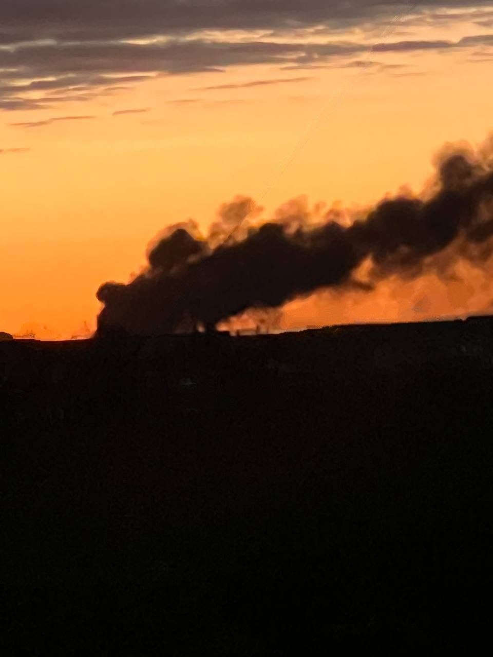  Местные власти отмечают напряженную ситуацию, однако службы готовы приступить к ликвидации последствий.