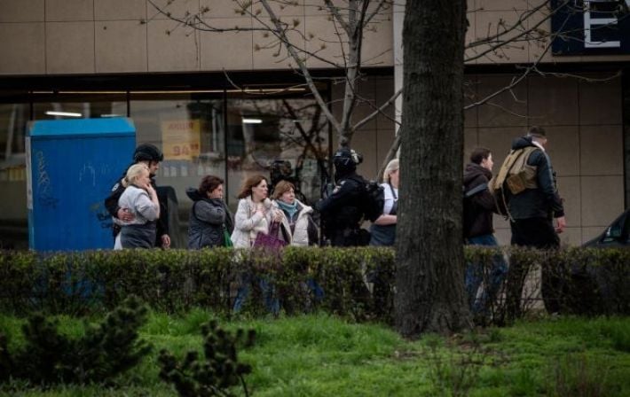 Полицейским, покинувшим место стрельбы в Киеве, объявили подозрение