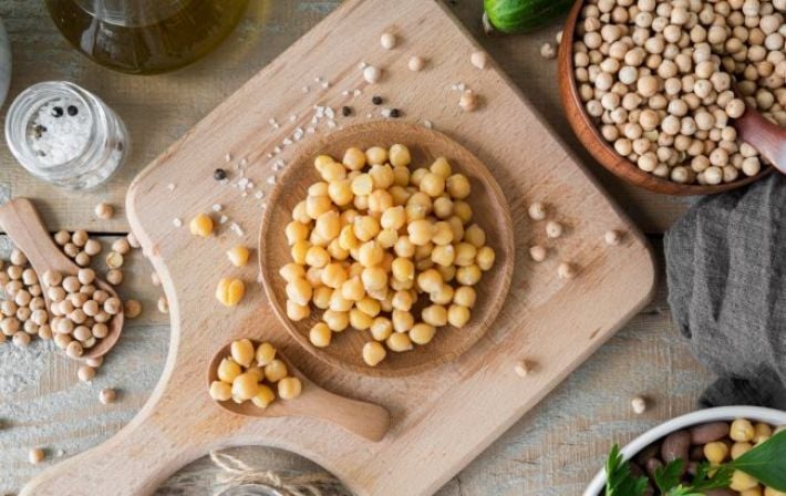 Природный детокс за ночь: почему нут называют идеальным вечерним перекусом для здоровья кишечника