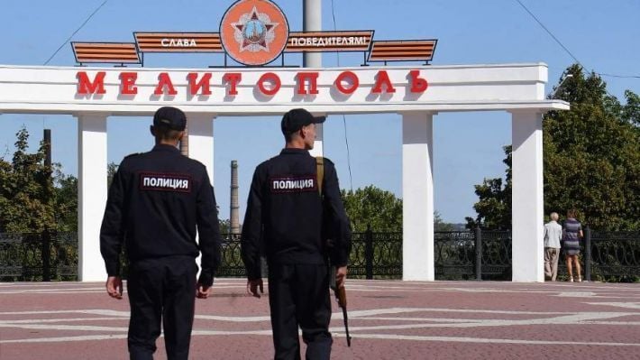 «Искажение истории» и уклонение от армии: силовики получили право ставить жителей Мелитополя на «профилактический учет»