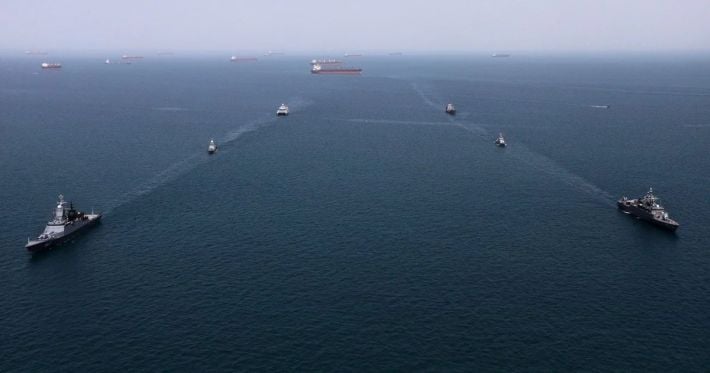 США начали разминирование Ормузского пролива: Трамп выступил с громким заявлением