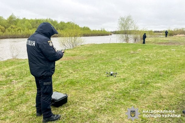 Тіло молодшого брата виявили того ж вечора у річці Горинь, тоді як старший хлопчик безслідно зник.