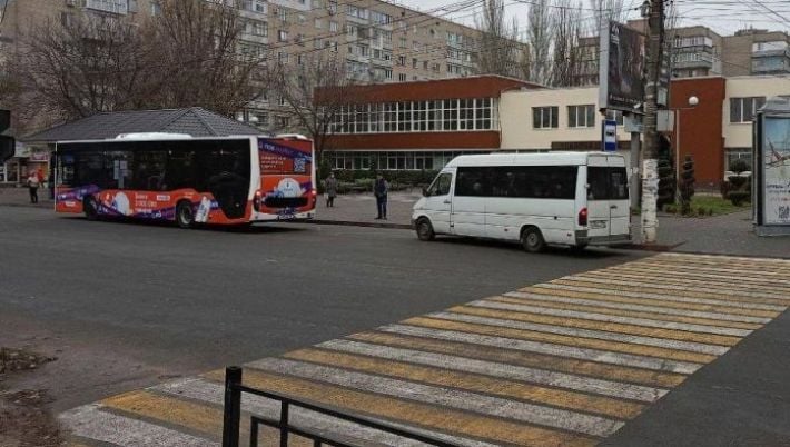 Транспортный ад в оккупации: мелитопольцы часами ждут "новые" автобусы