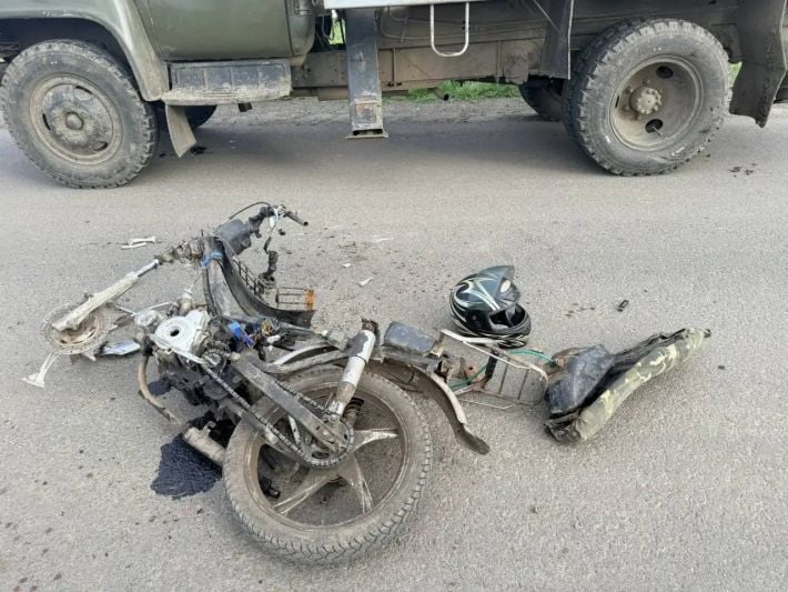 В Мелитопольском районе грузовик протаранил мопед с подростком - ребенок в больнице